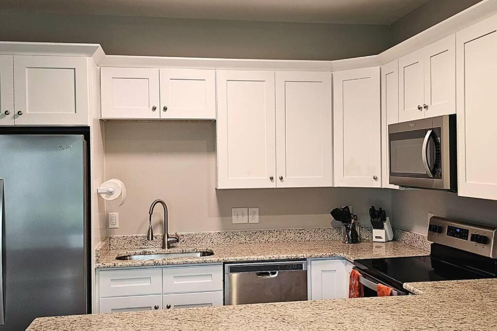Gorgeous 3 Bedroom Home With Cable Tv In All Rooms & Free Wi-Fi Конкорд Экстерьер фото